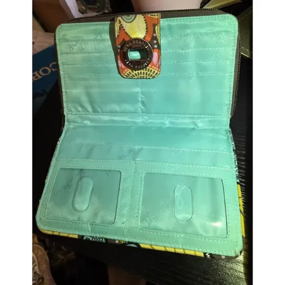 Vera Bradley Turnlock Wallet in a quilted floral pattern. - Picture 3 of 5